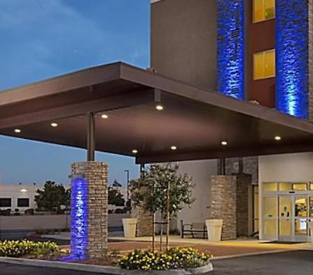 Holiday Inn Express Visalia-Sequoia Gateway Area By Ihg Zewnętrze zdjęcie