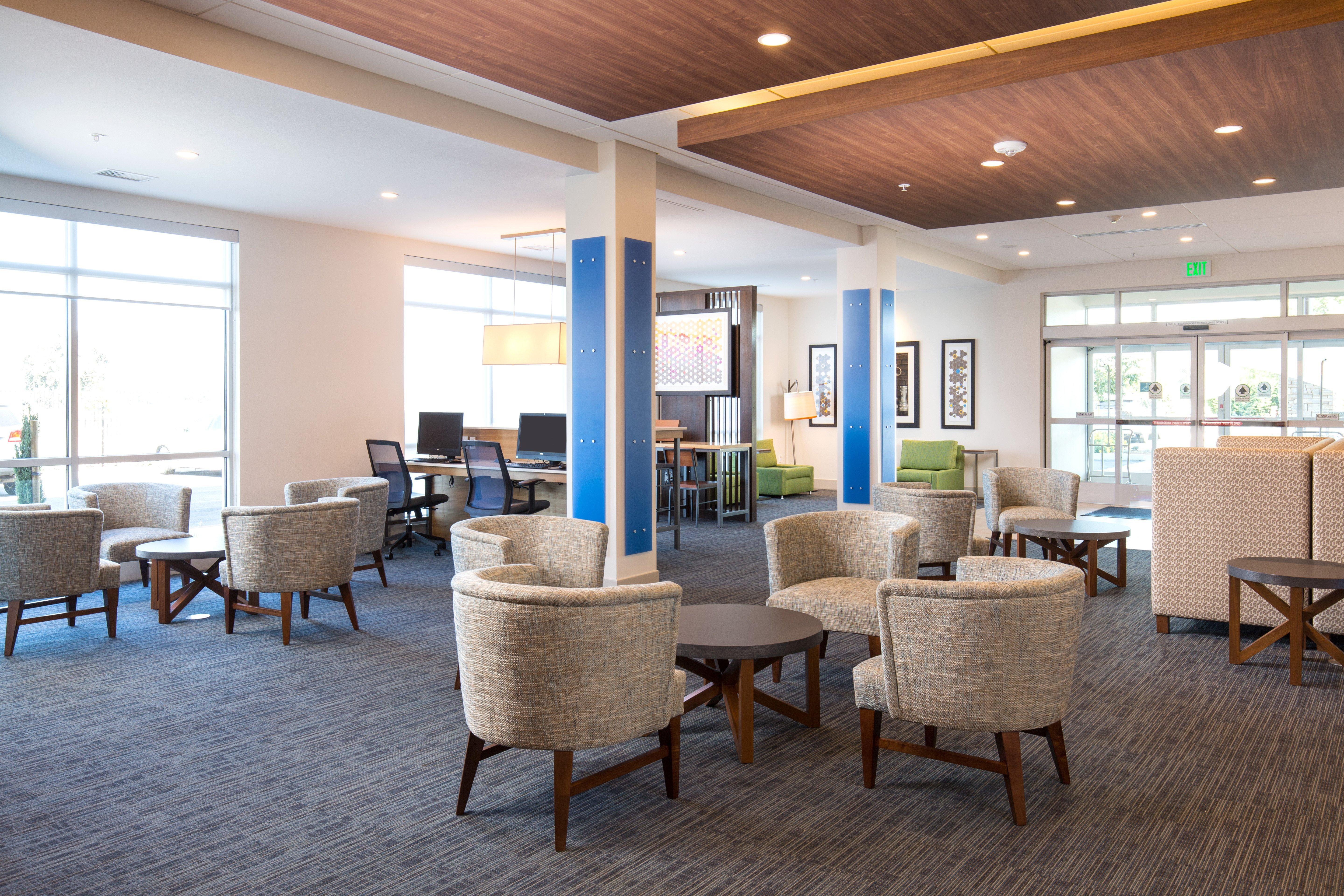 Holiday Inn Express Visalia-Sequoia Gateway Area By Ihg Zewnętrze zdjęcie