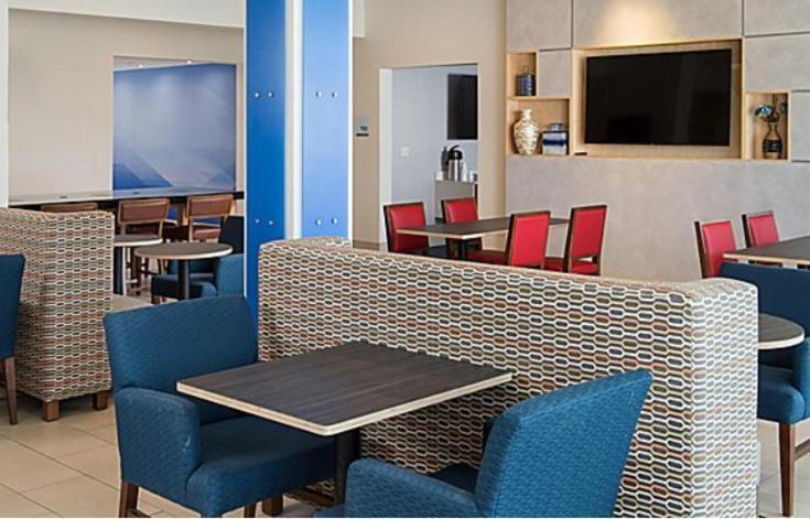 Holiday Inn Express Visalia-Sequoia Gateway Area By Ihg Zewnętrze zdjęcie