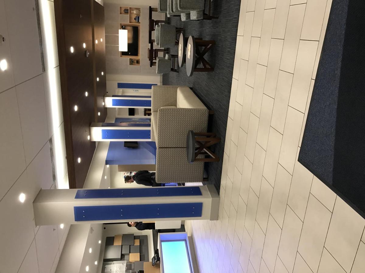 Holiday Inn Express Visalia-Sequoia Gateway Area By Ihg Zewnętrze zdjęcie